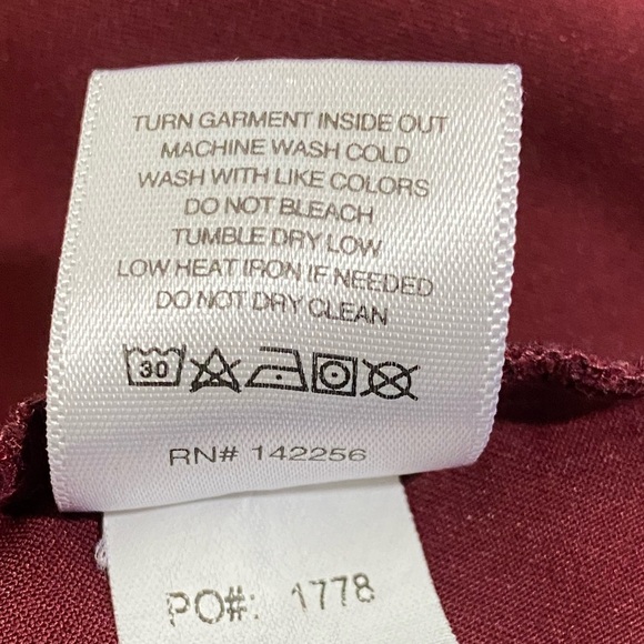 FIGS Scrub Top Womens Size XXL Burgundy Red Rafaela Sleeveless V-Neck Medical - Picture 9 of 9